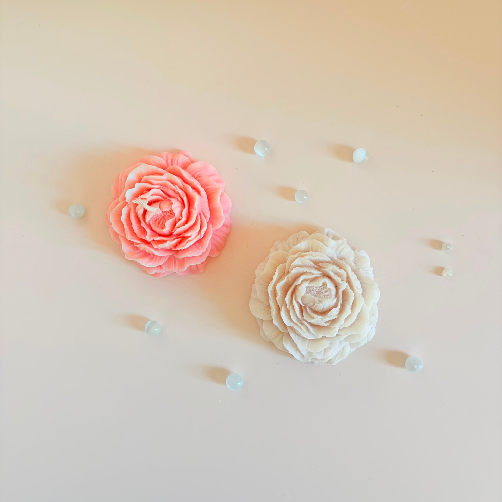 bougie-sculptee-artisanale-cire-soja-rose-3